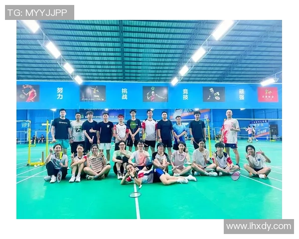 重庆羽毛球队与南京羽毛球队赛后复盘分析意识碰撞与战术对决