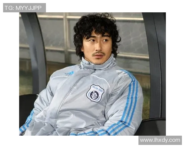 风流倜傥的绿茵传奇足球明星背后的迷人故事与魅力人生